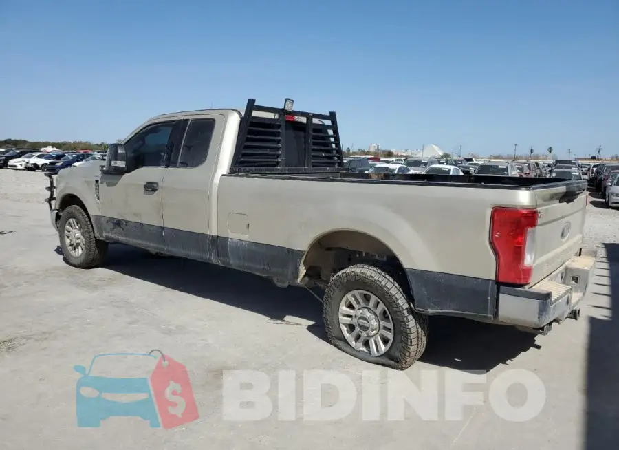 1FT7X2A68JEC47165 Photo# 2
