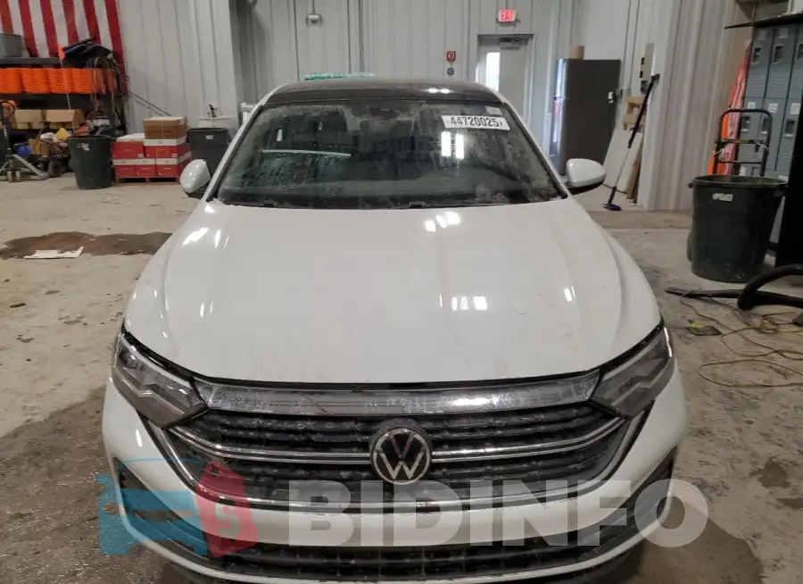 3VW7M7BU0RM045913 Photo# 5