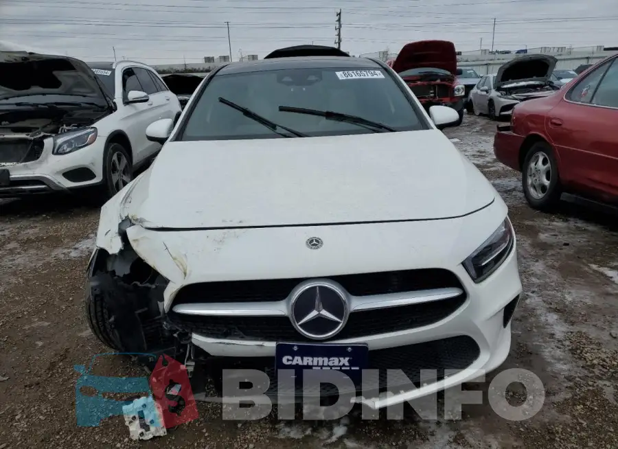 WDD3G4FB7KW021037 Photo# 5