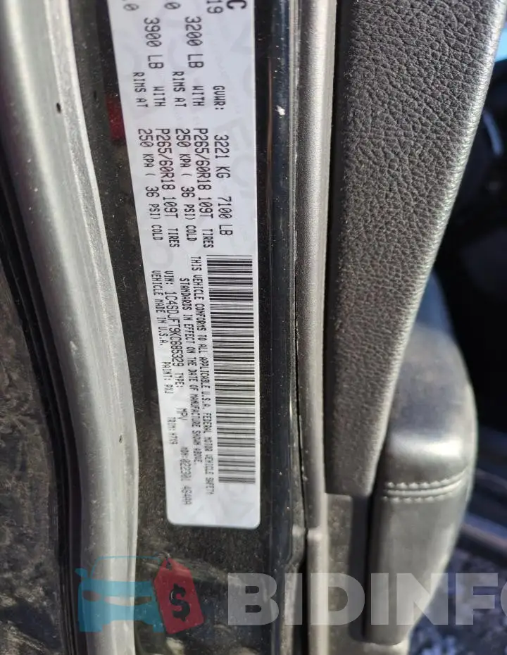 1C4SDJFT9KC685329 Photo# 12