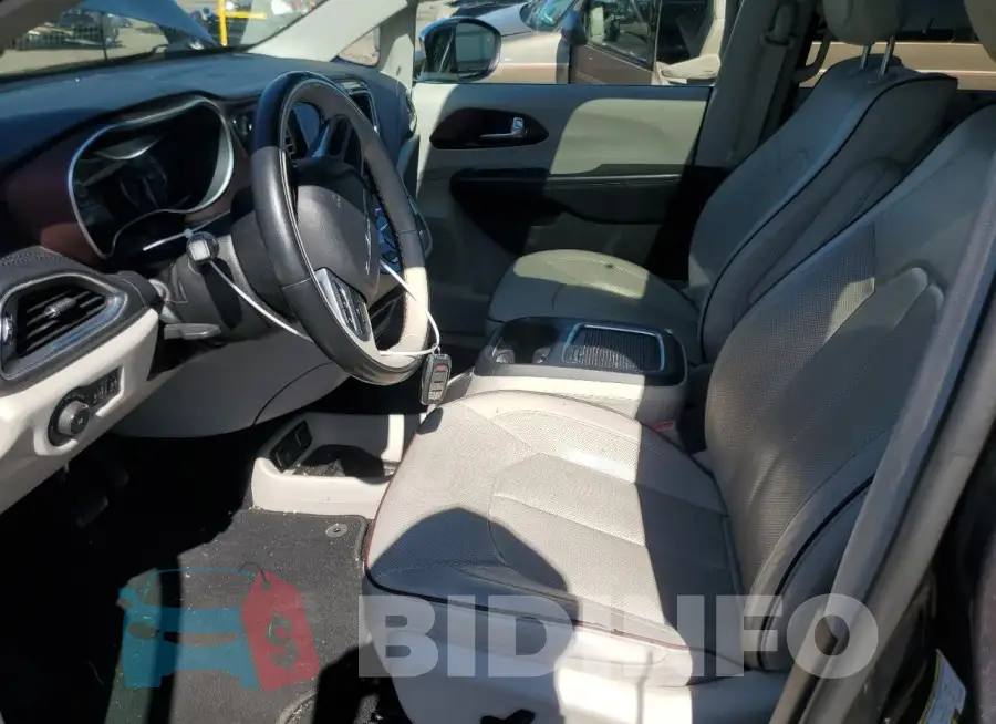 2C4RC1GG8LR132330 Photo# 7