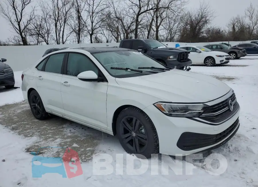 3VW7M7BU0RM067717 Photo# 4