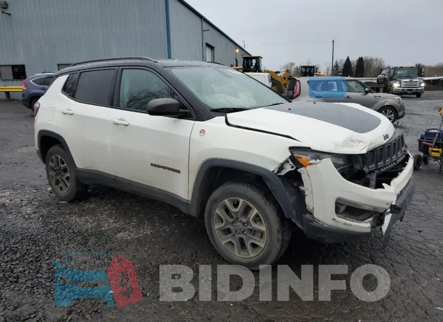 3C4NJDDB9LT106654 Photo# 4