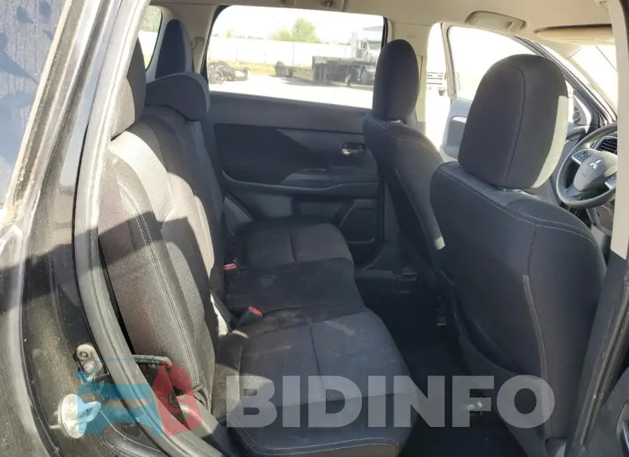 JA4AD2A39JZ006142 Photo# 10