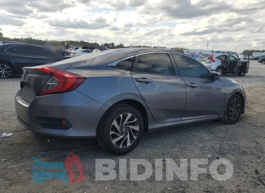 19XFC2F72HE029617 Photo# 3