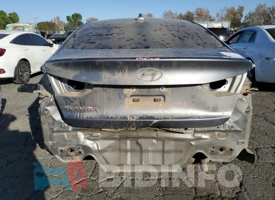 5NPD84LF1JH294868 Photo# 6