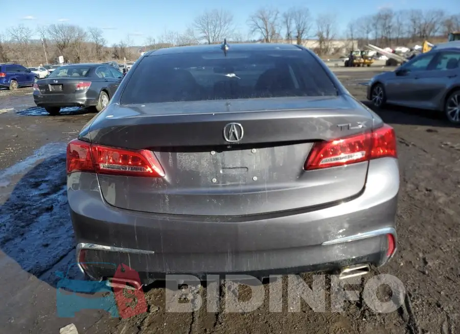 19UUB2F37KA004747 Photo# 6