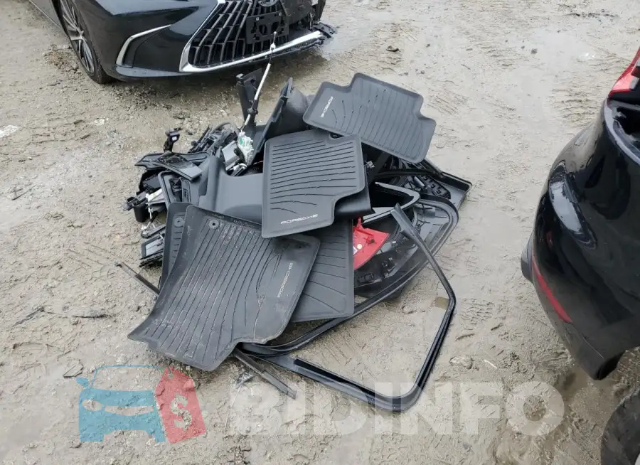 WP1AF2A52GLB94739 Photo# 12