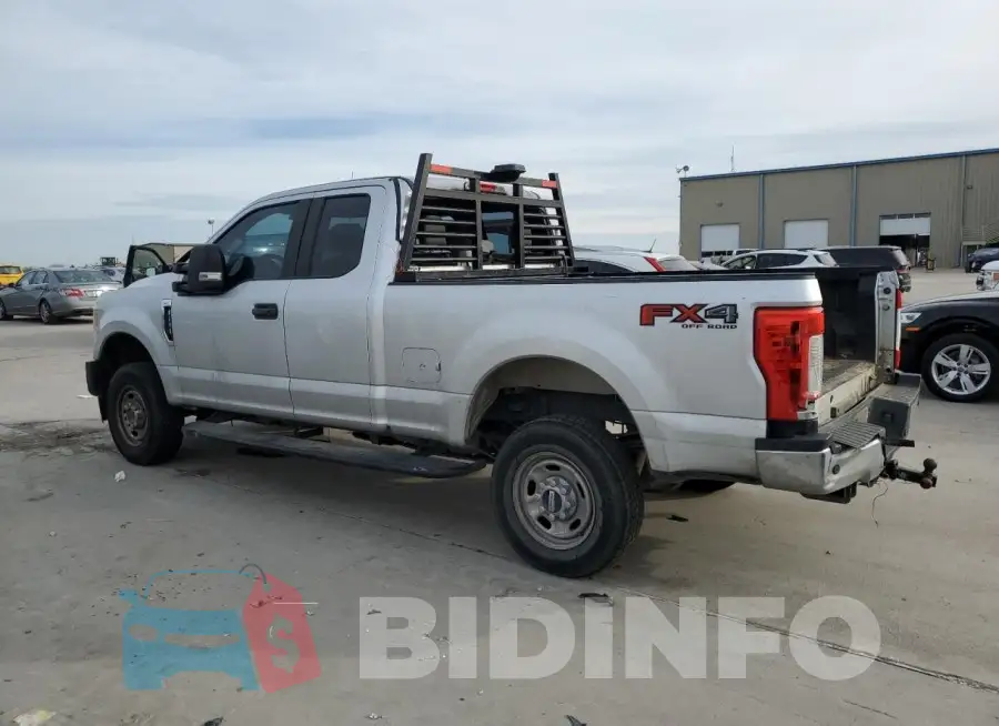 1FT7X2B66HED72366 Photo# 2