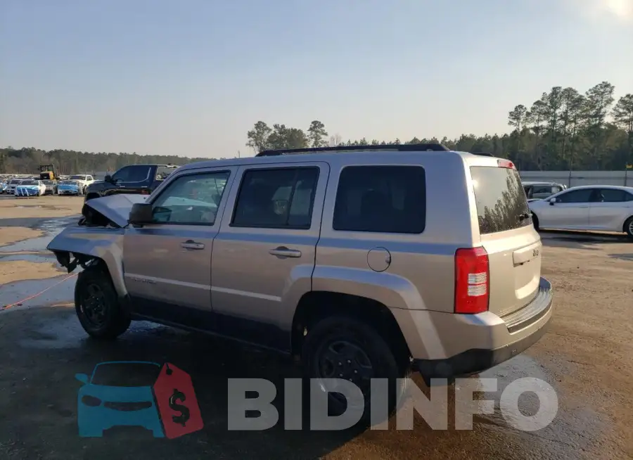 1C4NJPBBXGD748199 Photo# 2