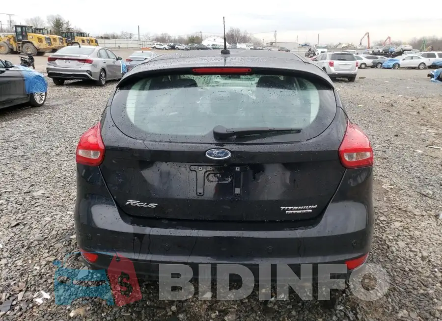 1FADP3N21GL387083 Photo# 6