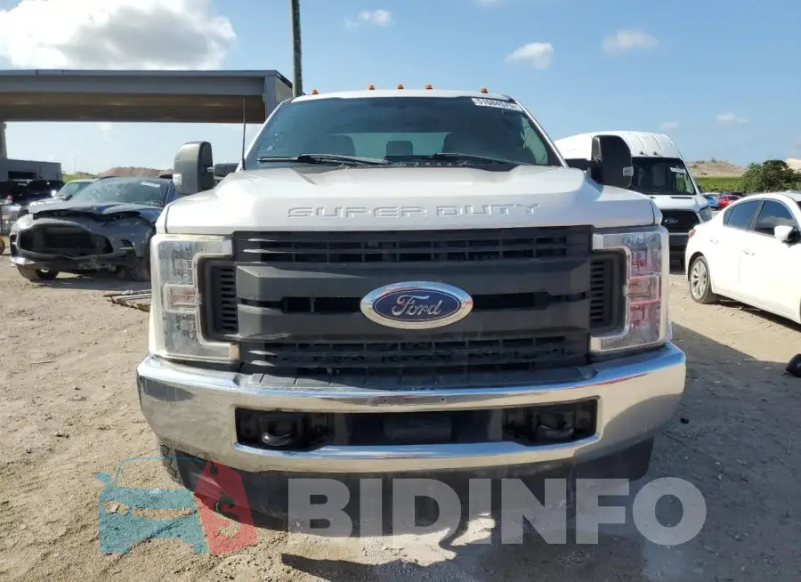 1FT7X2B65JEB49886 Photo# 5