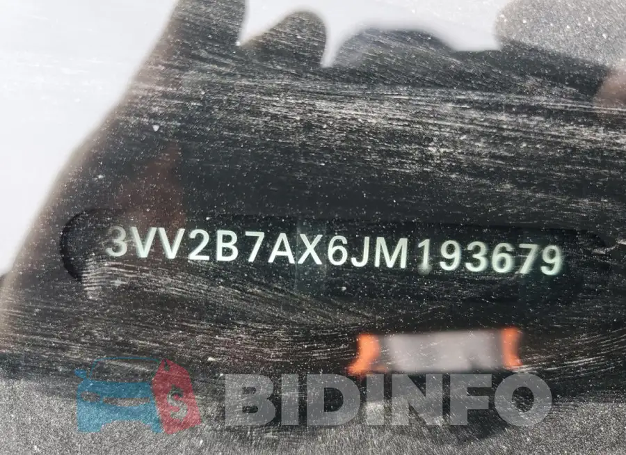 3VV2B7AX6JM193679 Photo# 14
