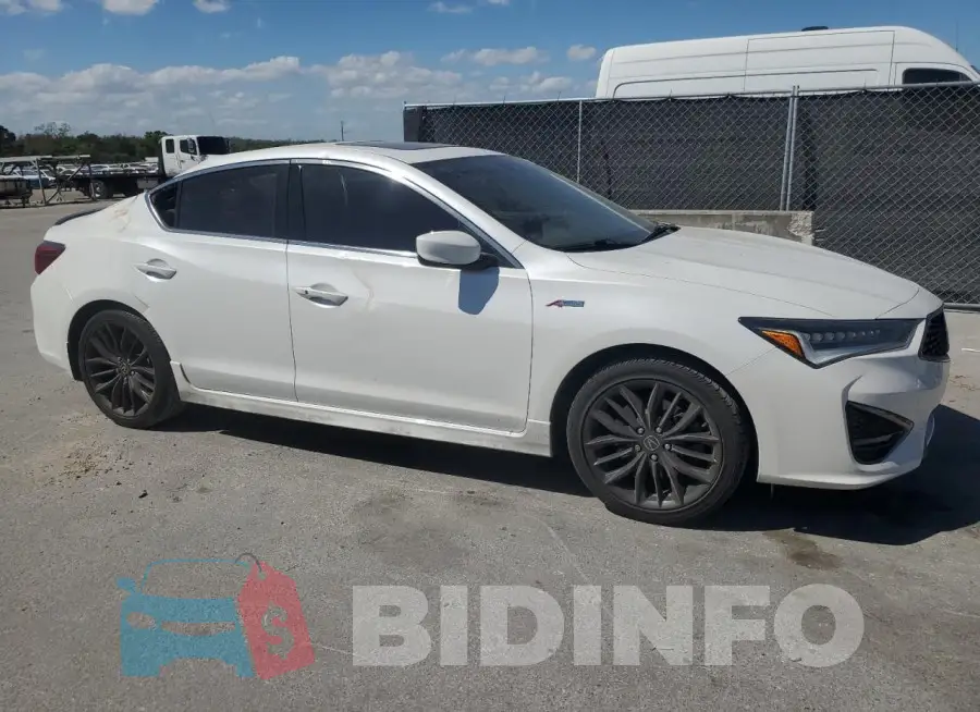19UDE2F88MA010837 Photo# 4