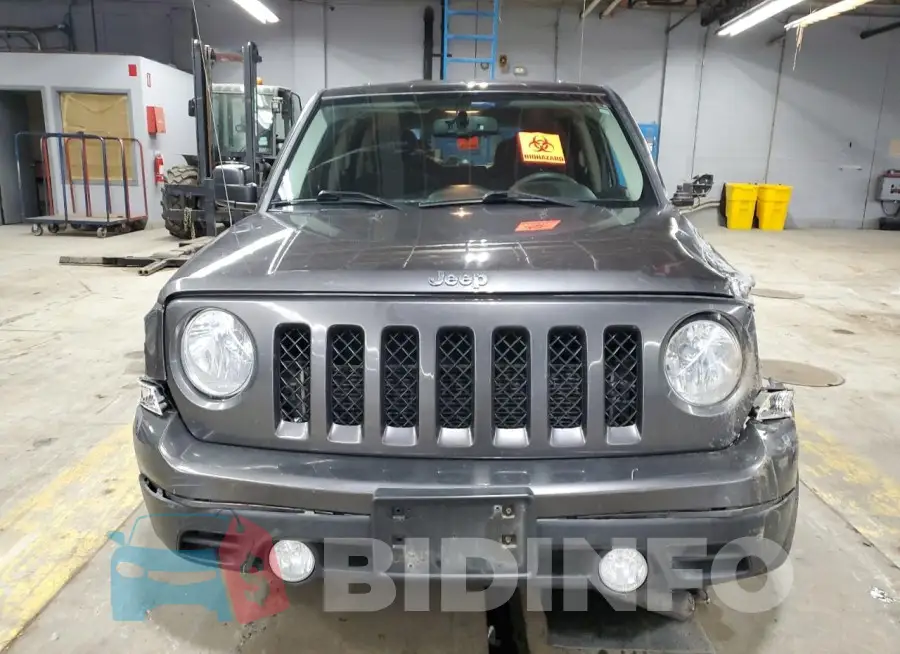1C4NJPBB1GD537635 Photo# 5