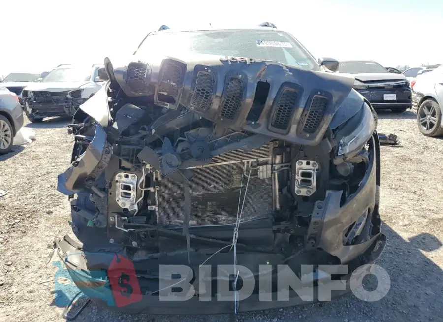 1C4PJLCB8JD588105 Photo# 5