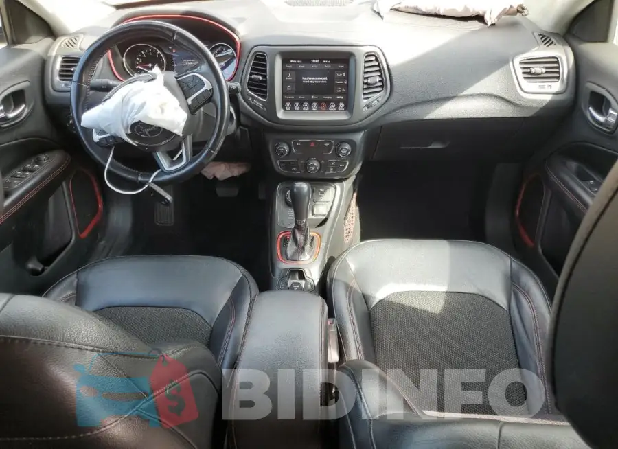 3C4NJDDB5LT166835 Photo# 8