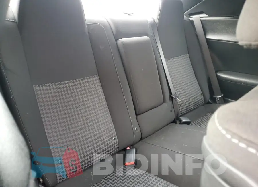 2C3CDZJG7PH503780 Photo# 10