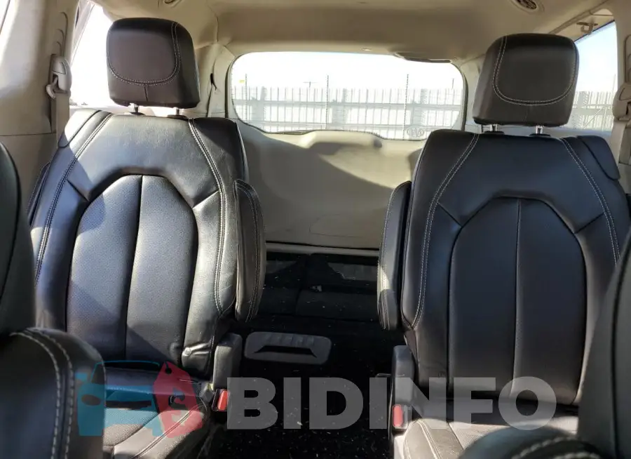 2C4RC1DG9LR182433 Photo# 10