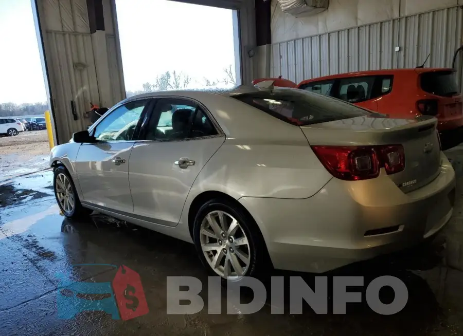 1G11E5SA5GF135080 Photo# 2