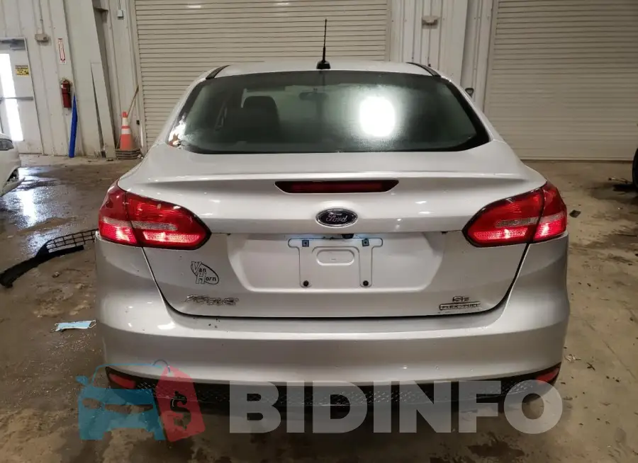 1FADP3F26GL324107 Photo# 6
