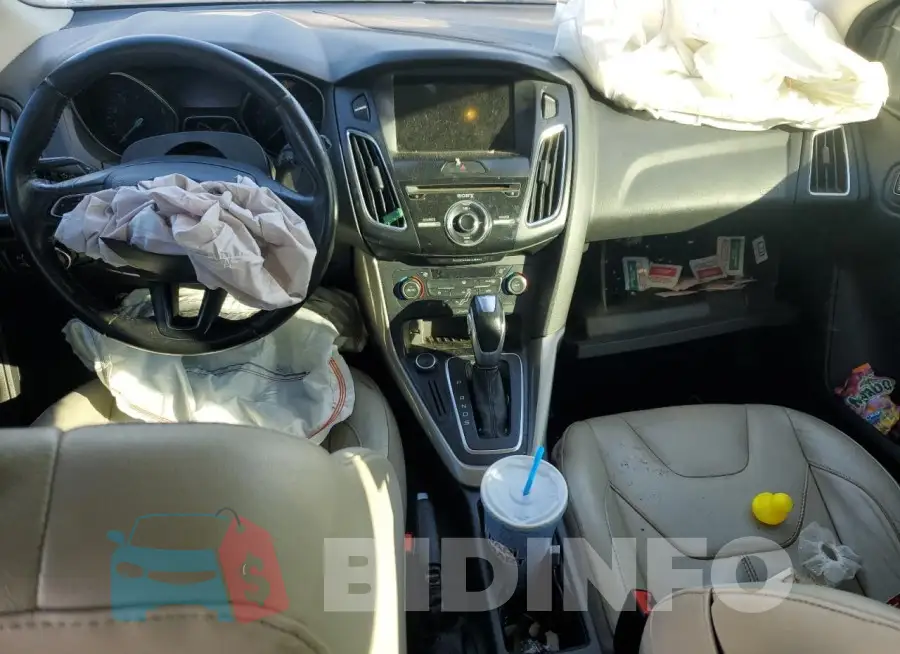 1FADP3N22GL282715 Photo# 8