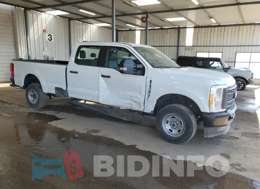 1FT7W2BA2PED17337 Photo# 4