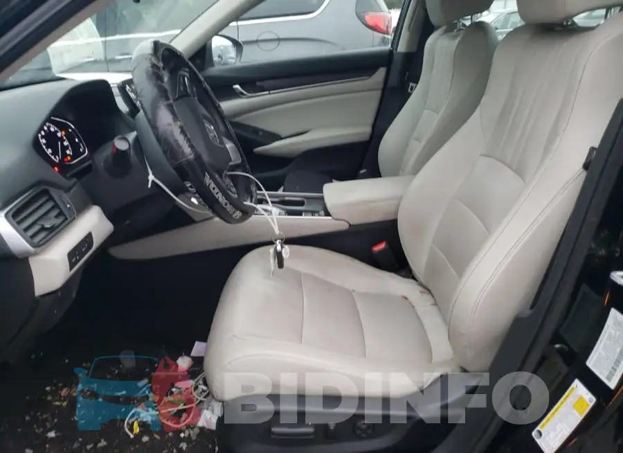 1HGCV2F90JA037157 Photo# 7