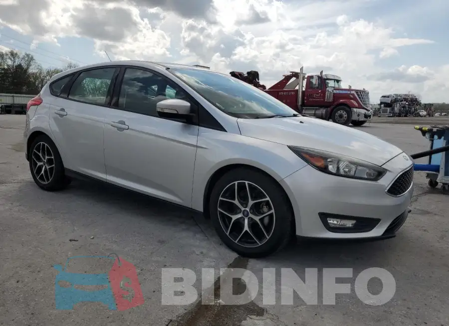 1FADP3M26HL281585 Photo# 4