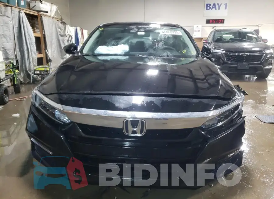 1HGCV3F41KA017818 Photo# 5