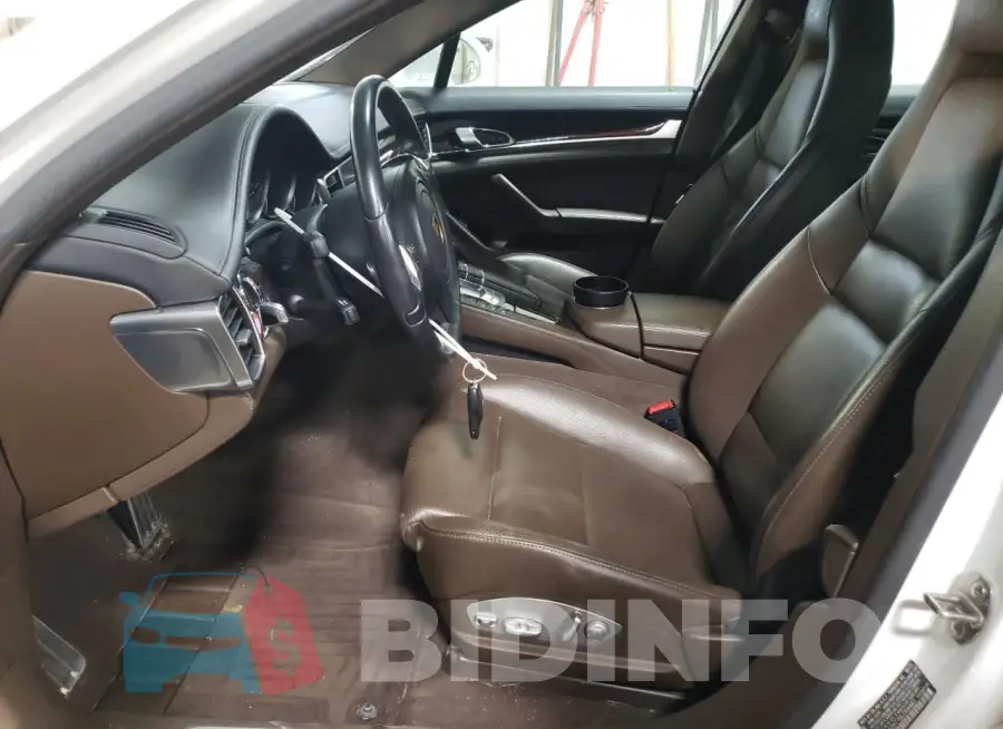WP0AA2A77GL004483 Photo# 7