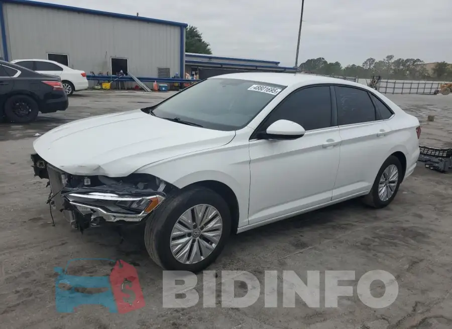 3VWCB7BUXKM252545 Photo# 1