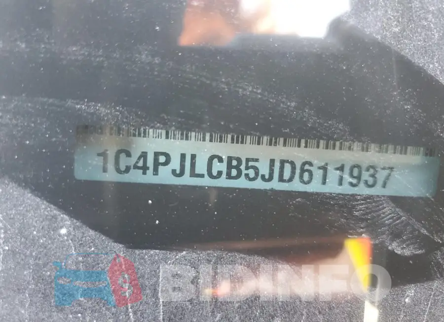 1C4PJLCB5JD611937 Photo# 13
