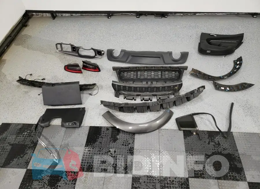 2C3CDXGJ8MH553722 Photo# 12