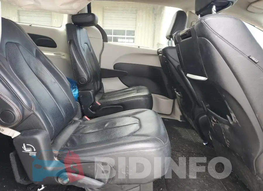 2C4RC1EG8HR614452 Photo# 11
