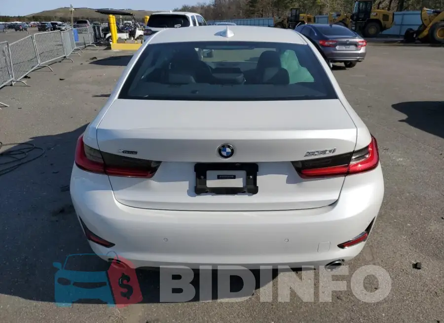 3MW5R7J06L8B40418 Photo# 6