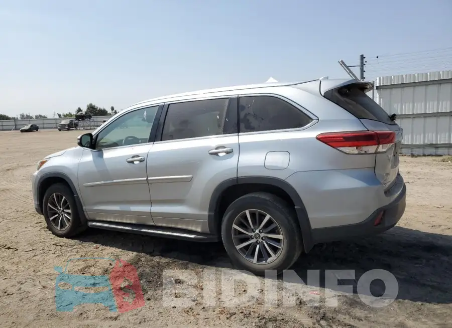 5TDJZRFH7JS824152 Photo# 2