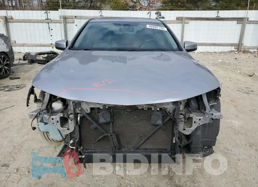 19UUB1F56JA010193 Photo# 5