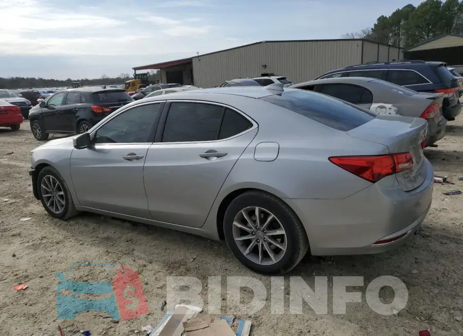 19UUB1F56JA010193 Photo# 2