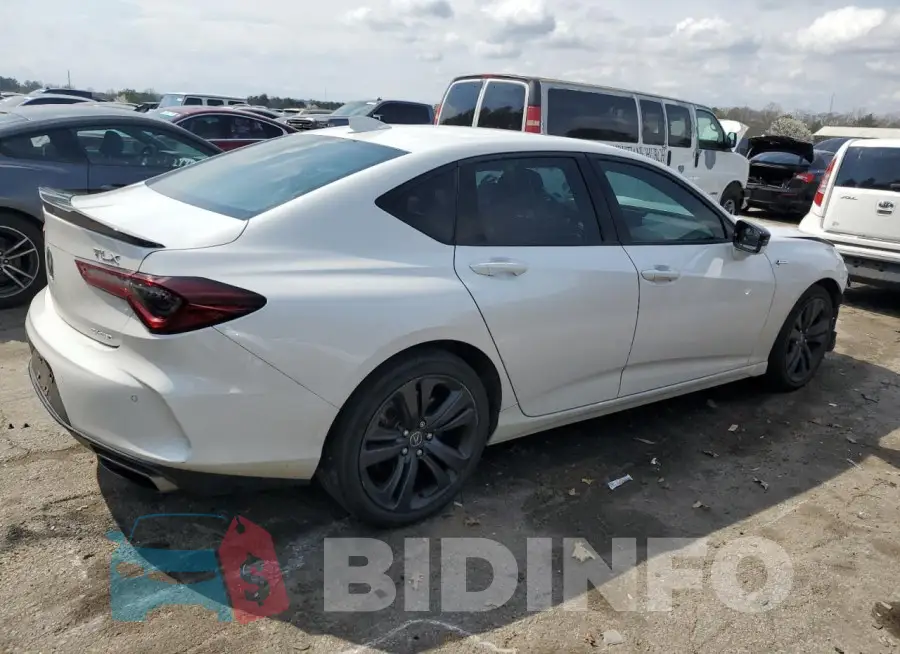 19UUB6F56MA004685 Photo# 3
