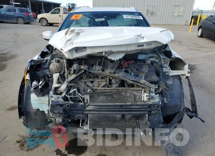 3N1CP5CU2JL525606 Photo# 5