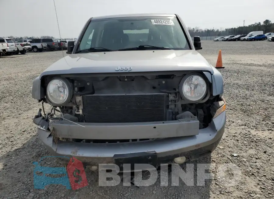 1C4NJPFB2HD102814 Photo# 5
