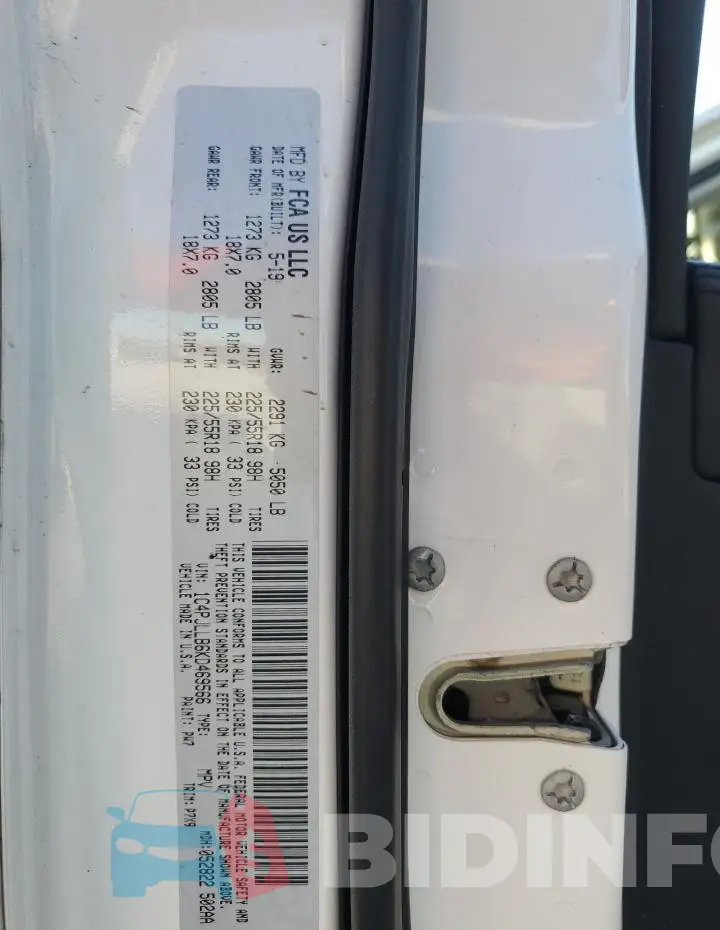 1C4PJLLB6KD469566 Photo# 14