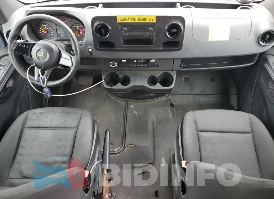 WD4PF1CDXKP147802 Photo# 8