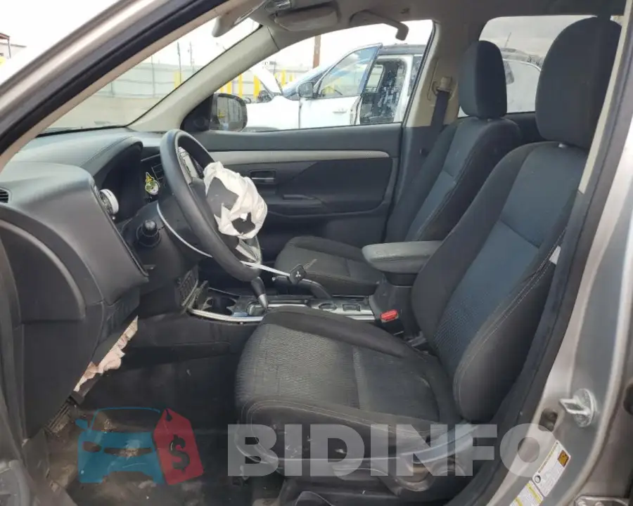 JA4AD2A30JZ052720 Photo# 7