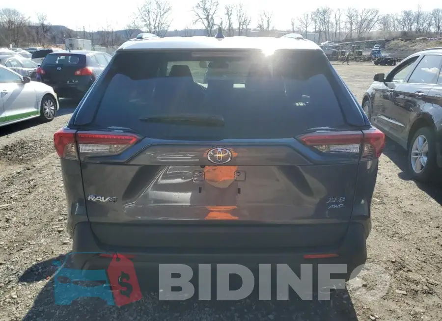 2T3A1RFV8RC437554 Photo# 6
