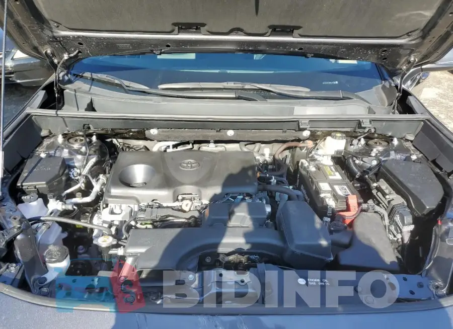 2T3A1RFV8RC437554 Photo# 12
