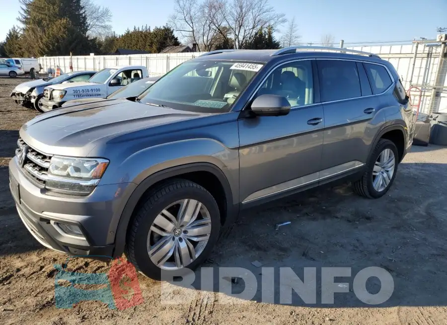 1V2NR2CA1JC541763 Photo# 1