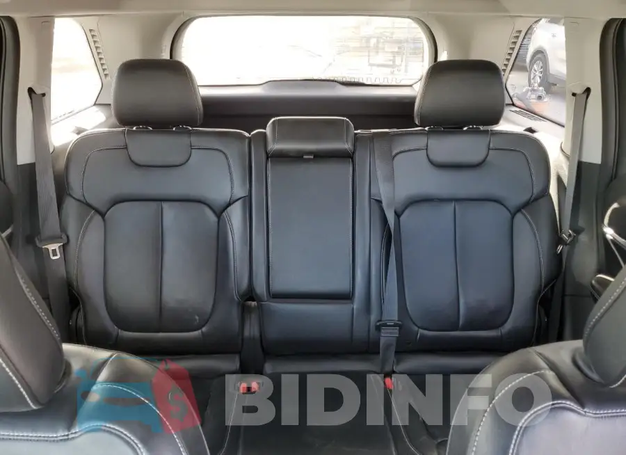 1C4RJGBG6N8549167 Photo# 10