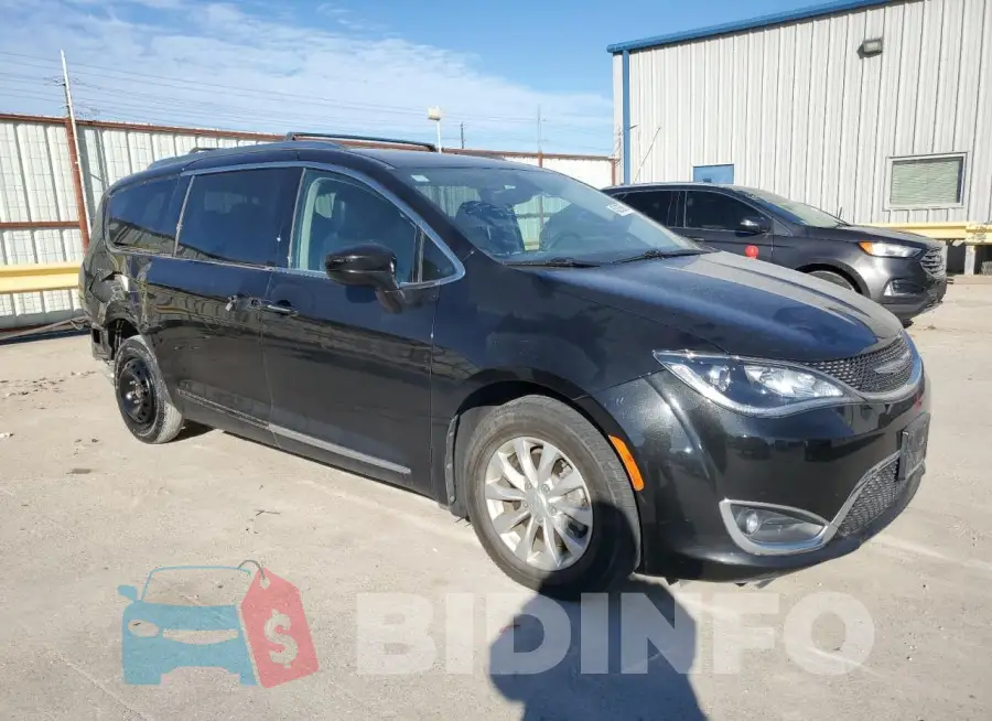 2C4RC1BGXJR149702 Photo# 4